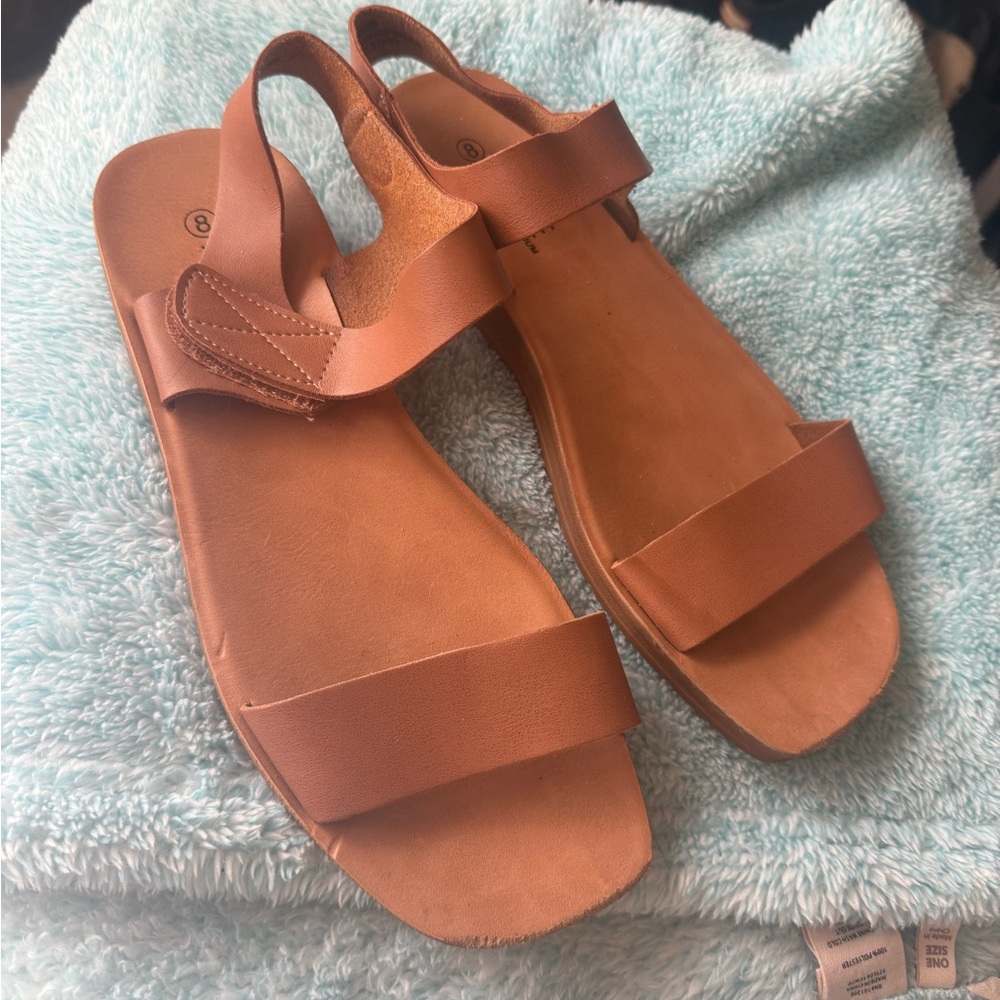 Rouge Tan Sandals Minimalist Slip-On Style